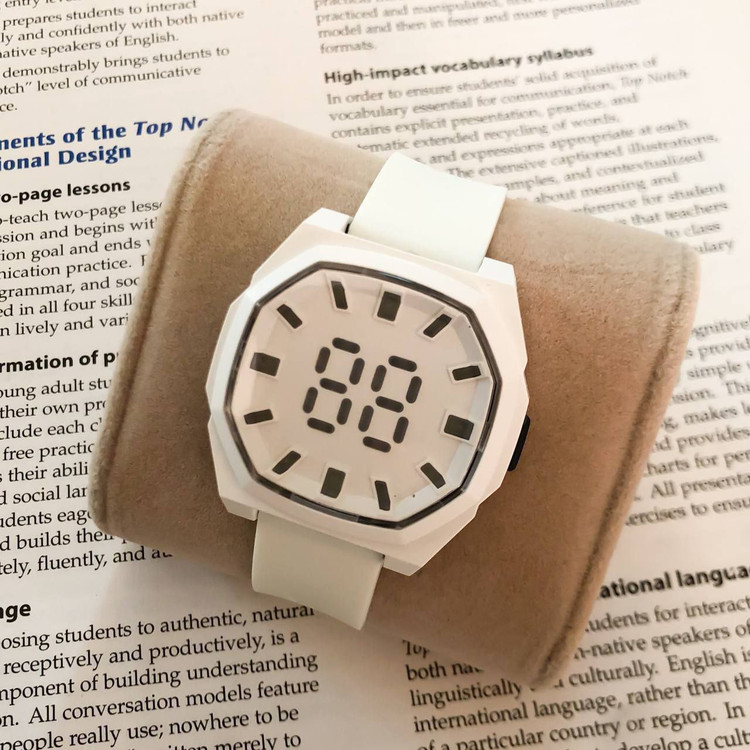 ساعت ال ای دی بندژله ای هشت ضلعی 369134