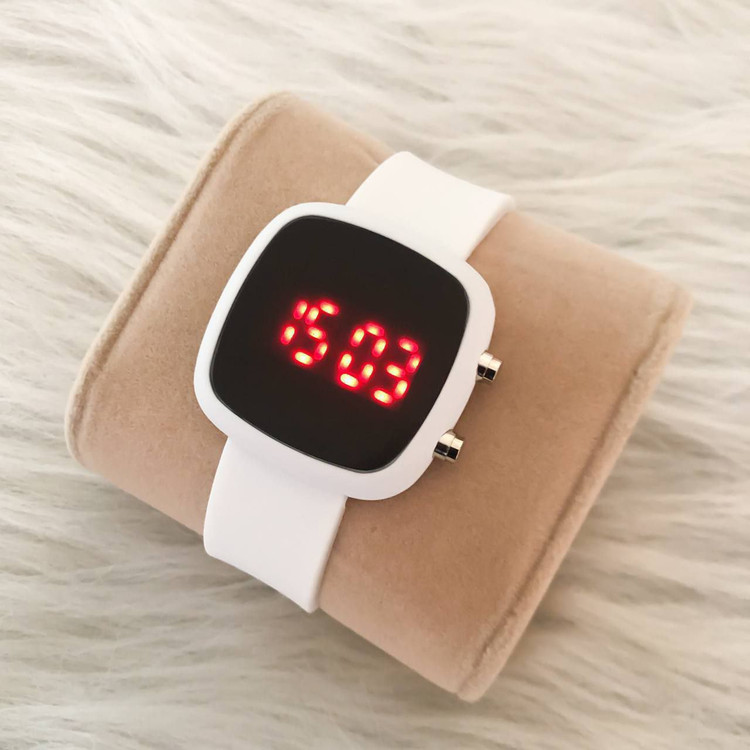 ساعت ال ای دی بندژله ای مربع سفید 369128