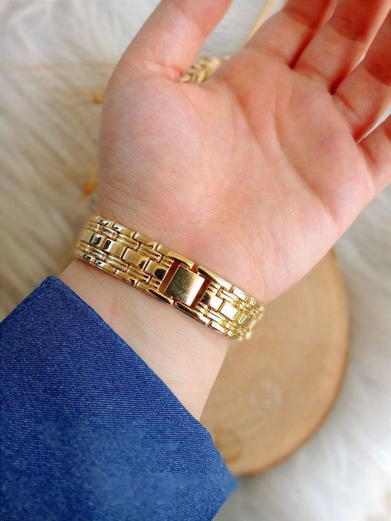 ساعت زنانه بندطلایی صفحه سفید نگین دار مجلسی 369203