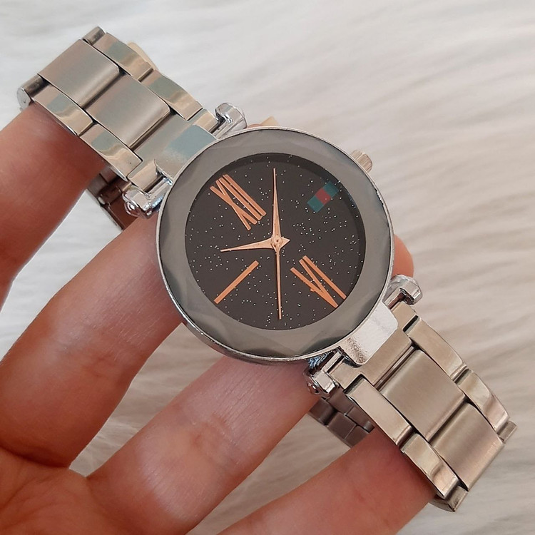 ساعت گوچی زنانه بند استیل نقره ای صفحه مشکی 369019