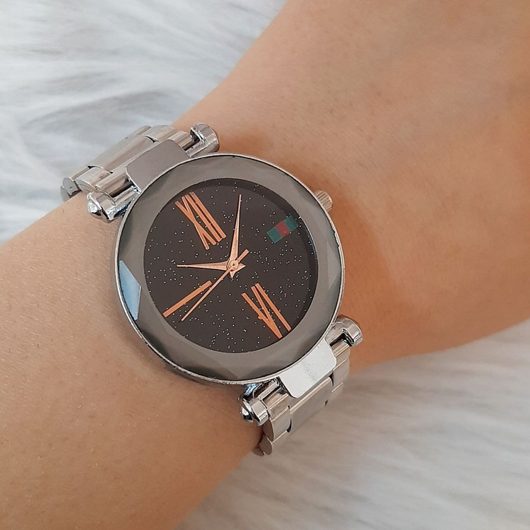 ساعت گوچی زنانه بند استیل نقره ای صفحه مشکی 369019