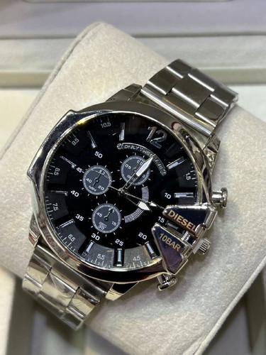 ساعت دیزل مردانه بنداستیل نقرهای صفحه مشکی 369377