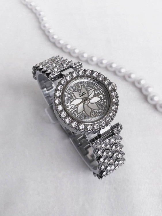 ساعت زنانه نگین دار مجلسی بنداستیل 369359