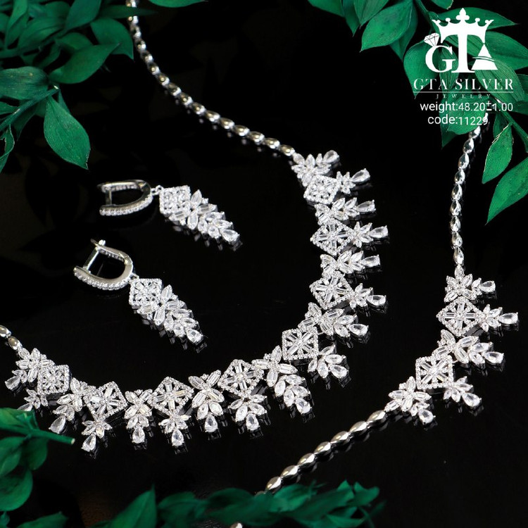 سرویس نقره جواهری مارسا سینه ریز+ گوشواره + دستبند کد 11229