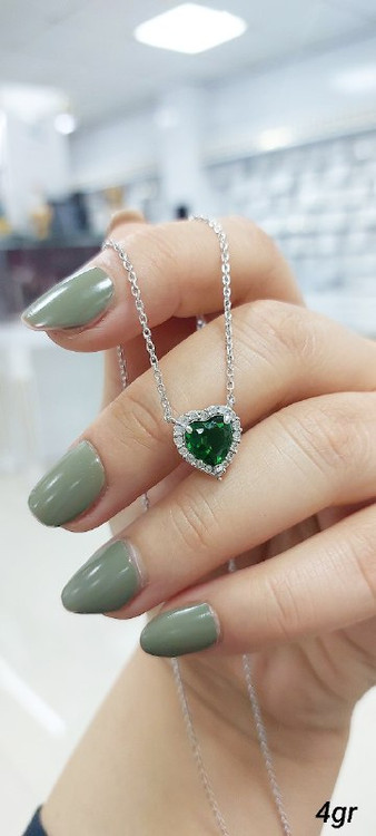 گردنبند نقره جواهری همراه سنگ شیک