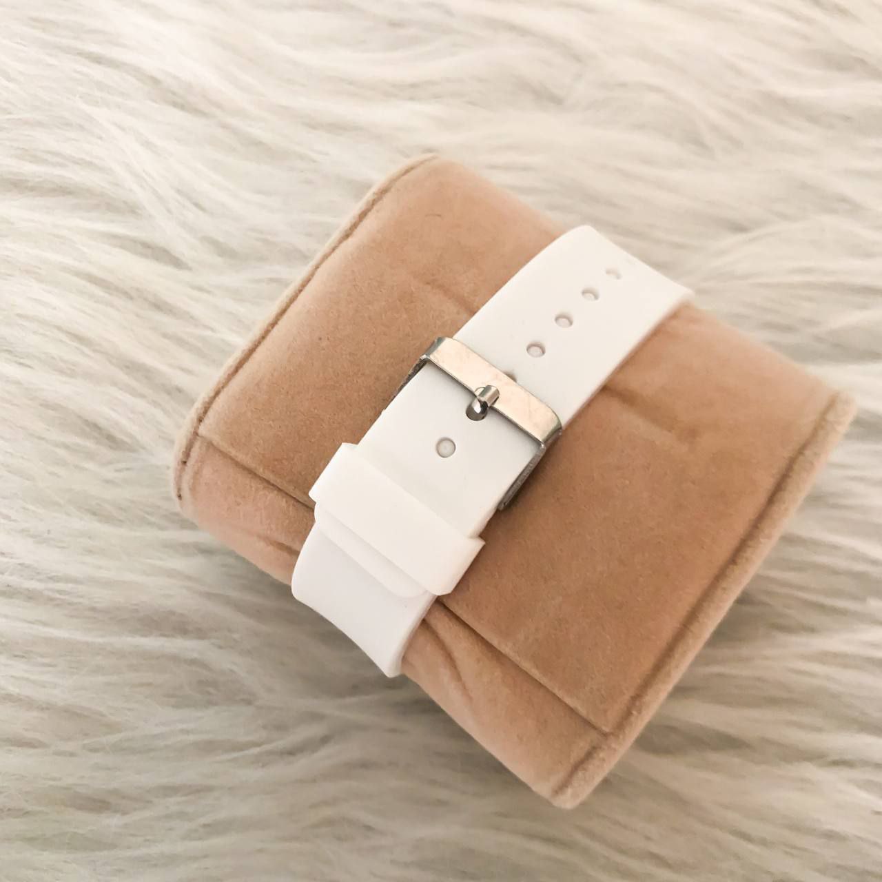 ست ساعت ال ای دی بندژله ای گرد سفید + دستبند کد 369056