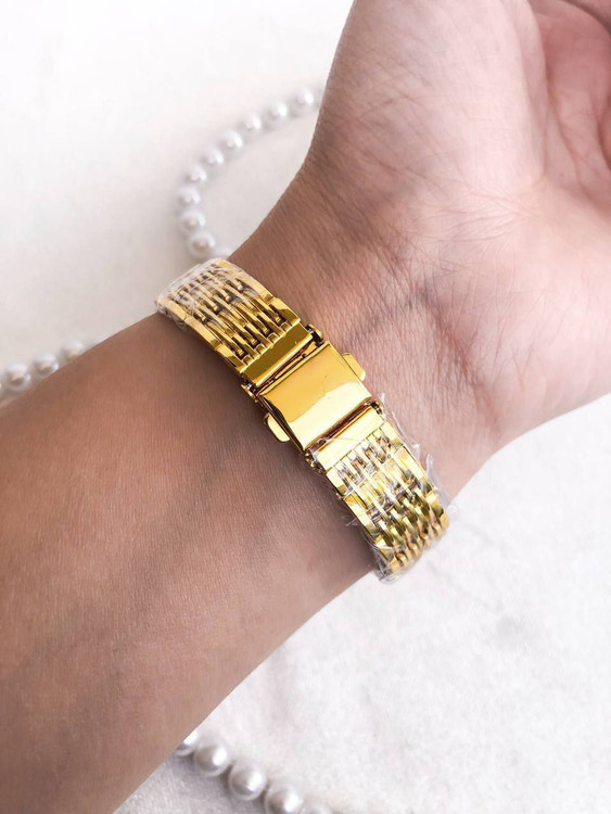 ساعت زنانه collection طلایی همراه با انگشتر کد 369381