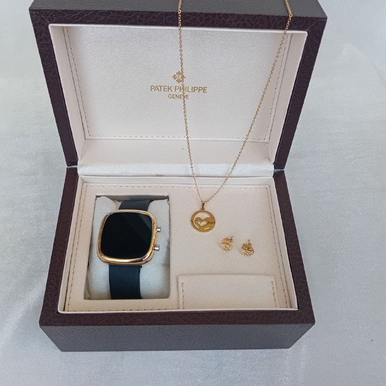 ساعت مچی ال ای دی مربع مشکی دو کلید همراه با نیم ست ( گردنبند و گوشواره ) کد 44665