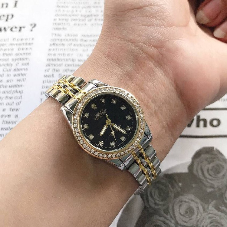 ساعت زنانه استیل صفحه دور نگین مارک معروف ROLEX کد 1230