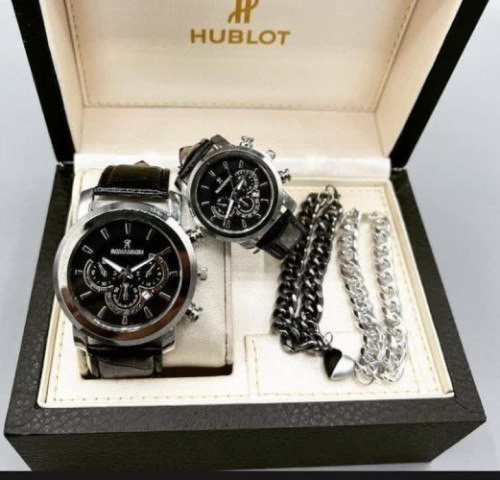 ساعت مشکی بندچرمی قاب نقرهای رومانسون + دستبند قلبی کد 369490