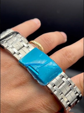 ساعت مردانه برند WELGUAN بند فلزی فول استیل نقره ای صفحه مشکی