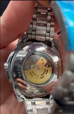 ساعت مردانه برند WELGUAN بند فلزی فول استیل نقره ای صفحه سفید